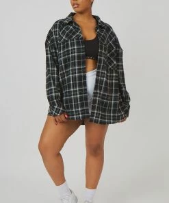 Public Desire UK KAIIA CLOTHING Curve Check Shirt In Black With Button Fastening