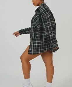 Public Desire UK KAIIA CLOTHING Curve Check Shirt In Black With Button Fastening