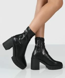 Public Desire UK OBSTACLE BLACK CHUNKY HEELED ANKLE BOOTS