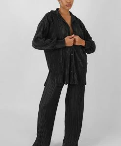 Public Desire UK Oversized Plisse Shirt Black KAIIA CLOTHING 7 Public Desire UK Oversized Plisse Shirt Black KAIIA CLOTHING